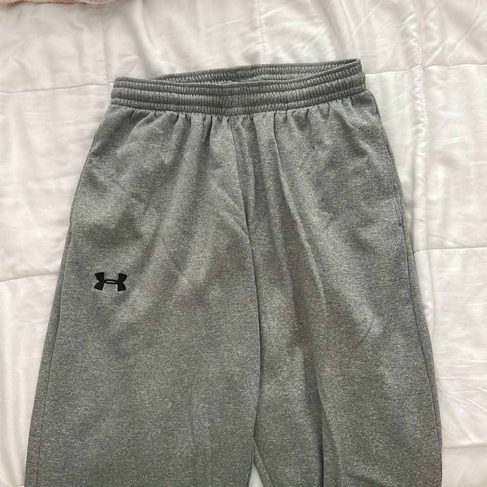 Under Armour gray sweatpants Small loose fit.